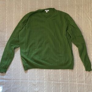 Apt. 9 Green 100% cashmere V-Neck Sweater